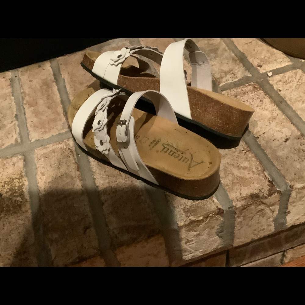 Sandals - Picture 4 of 4